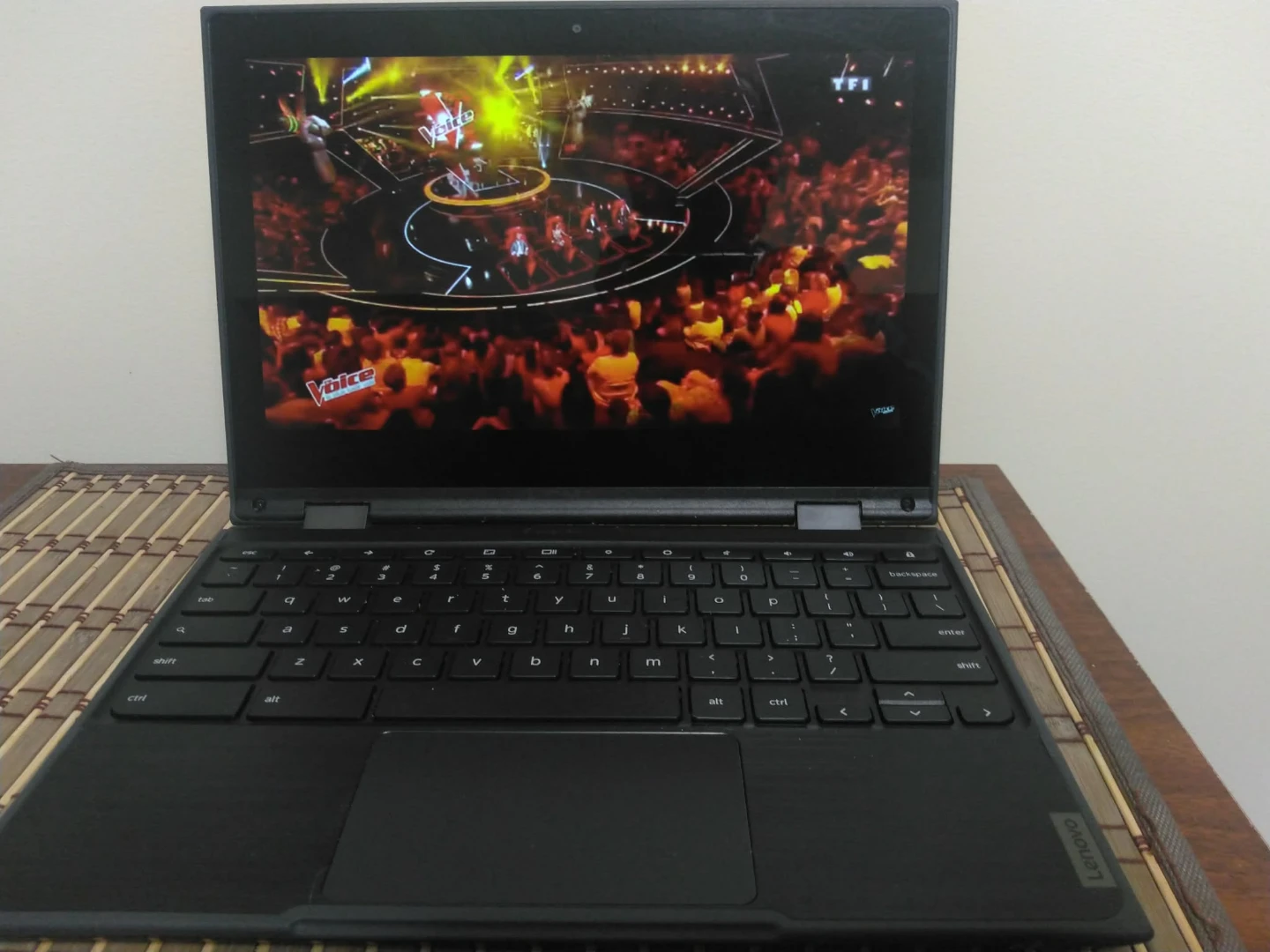 Lenovo Chromebook touchscreen and tablet