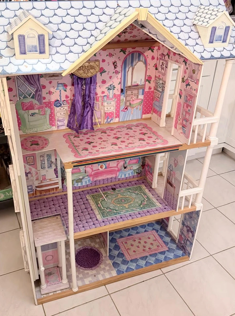 CURBED: KidKraft Dollhouse