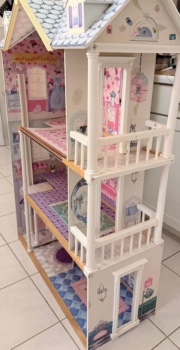 CURBED: KidKraft Dollhouse - photo 3