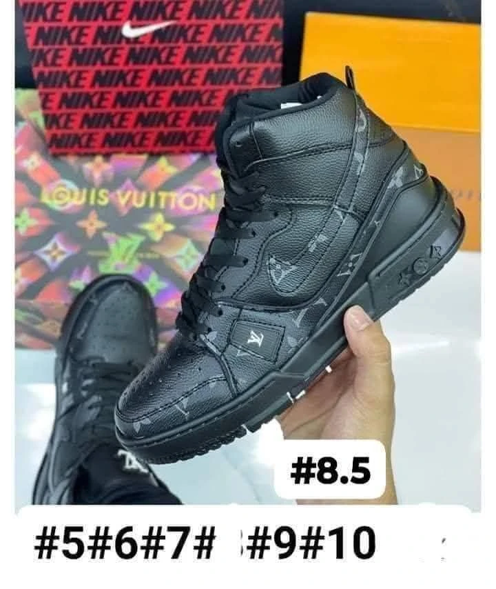 Louis Vuitton Sneakers - photo 4