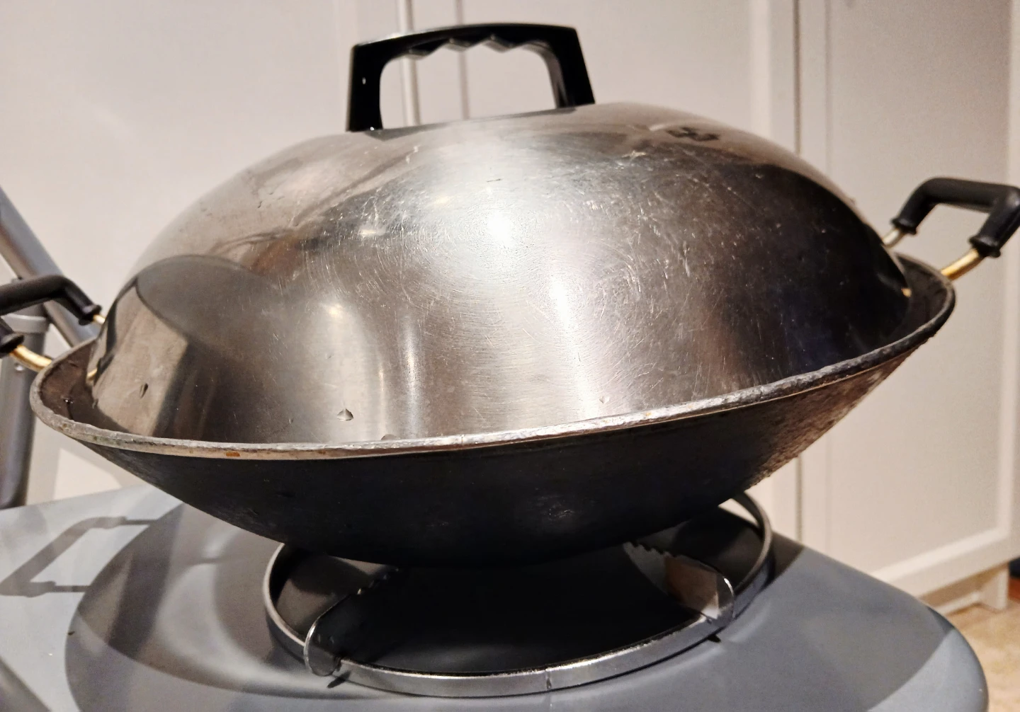 FREE Wok with Lid and Burner Ring, 15 inches - photo 2