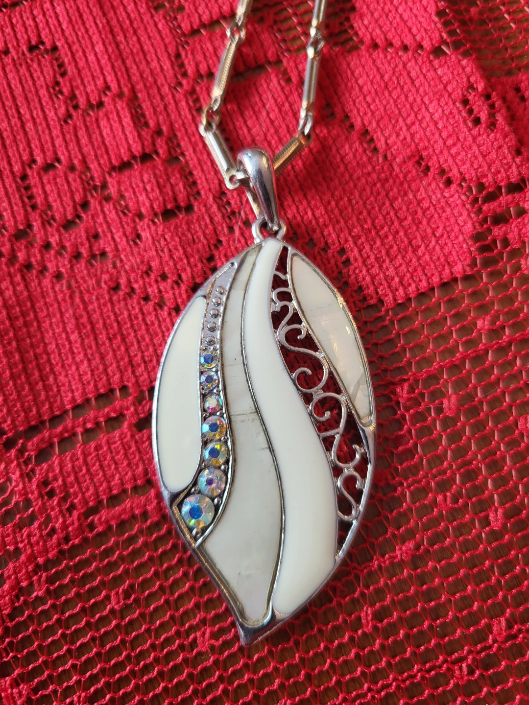 Vintage Leaf Pendant Necklace with stones.