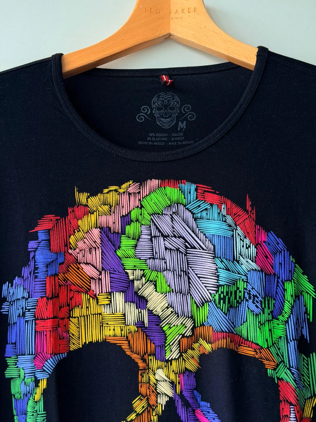 !Ay Güey! Black T-Shirt with Multicolor Skull Design - Size M - photo 2