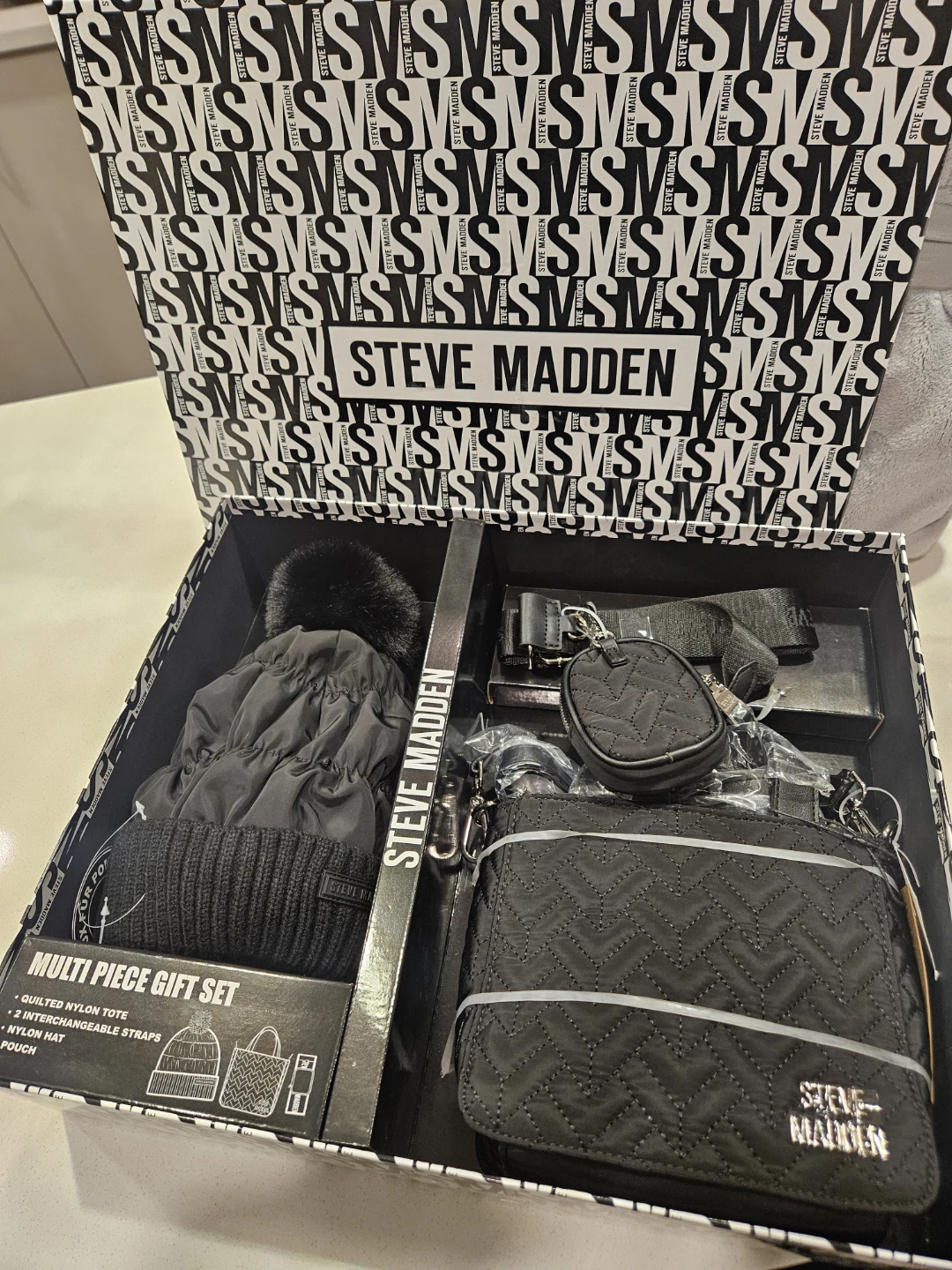 Steve Madden Multi Piece Gift Set - New in Box!