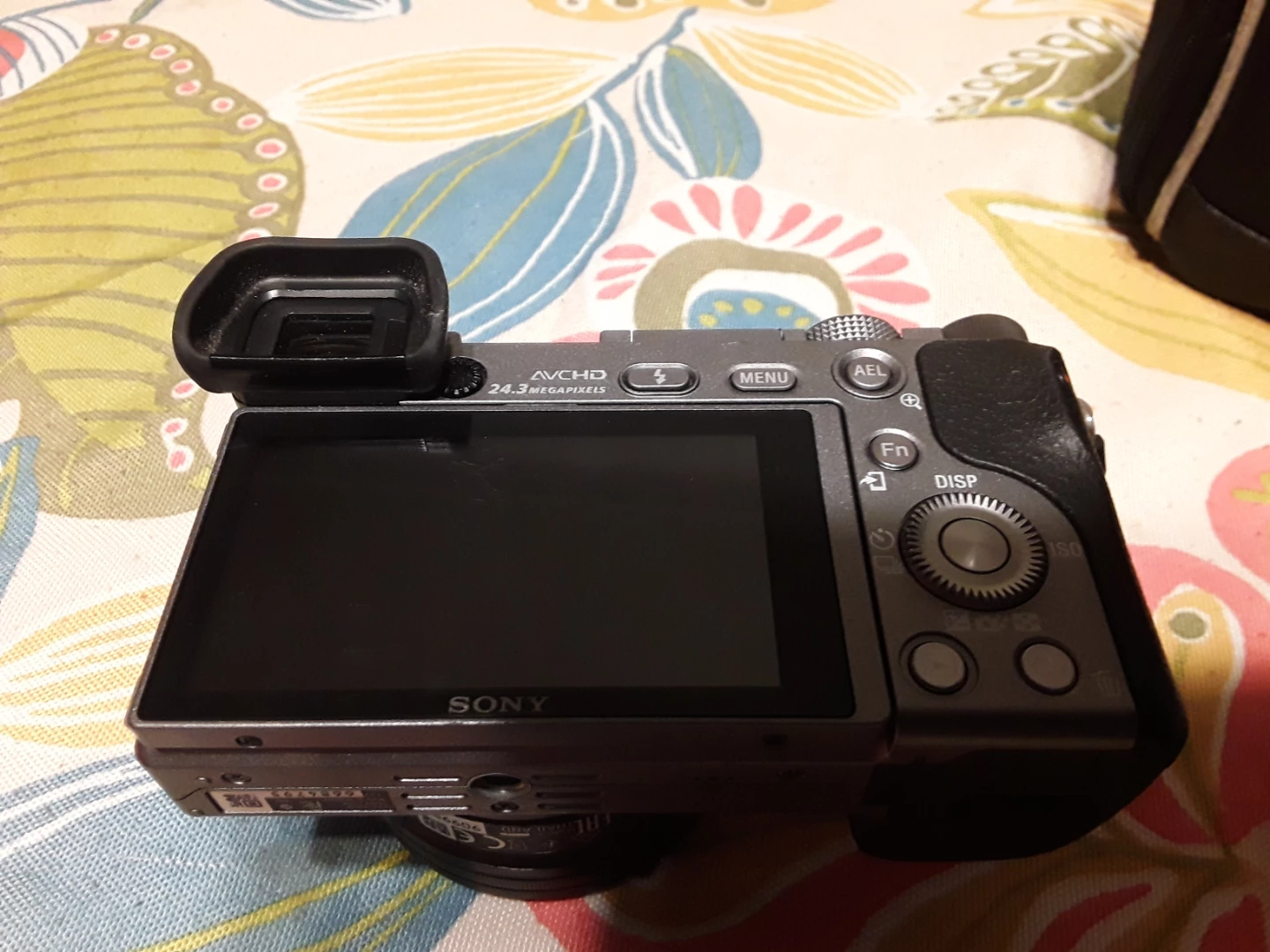 Sony Alpha a6000 Mirrorless Digital Camera - photo 4