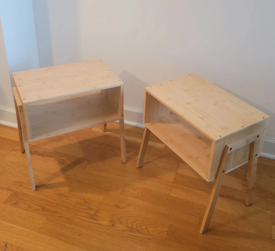 Set of 2 Wooden Nightstands / End Tables