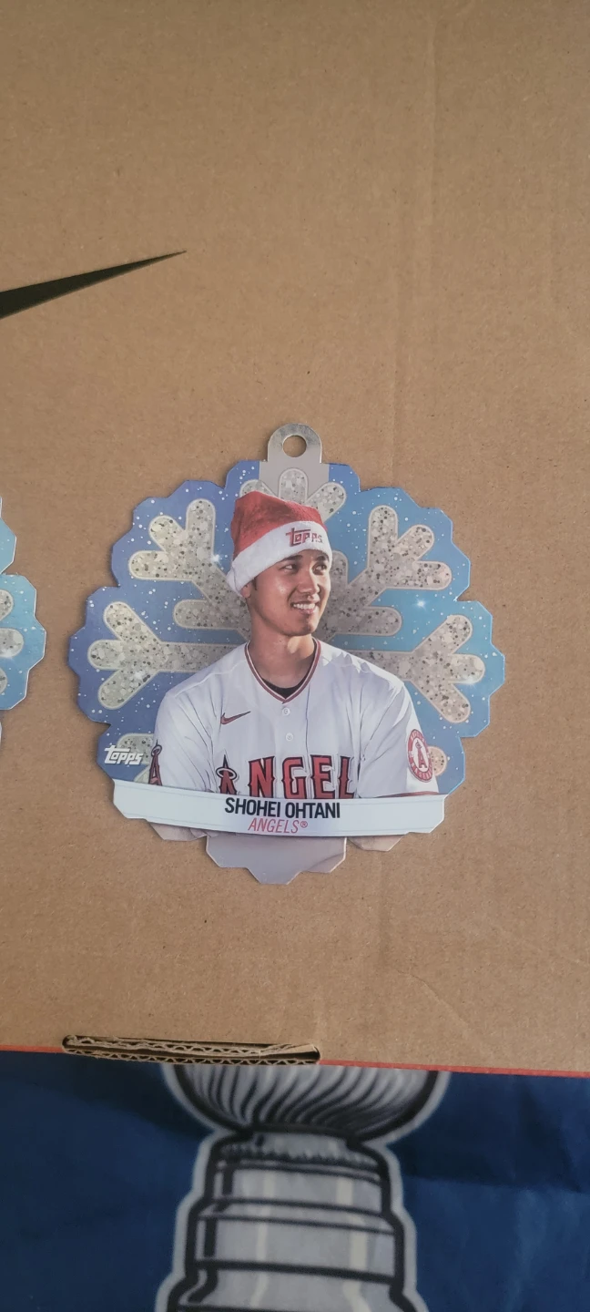 Shohei Ohtani 2023 Topps Holiday Ornament Card
