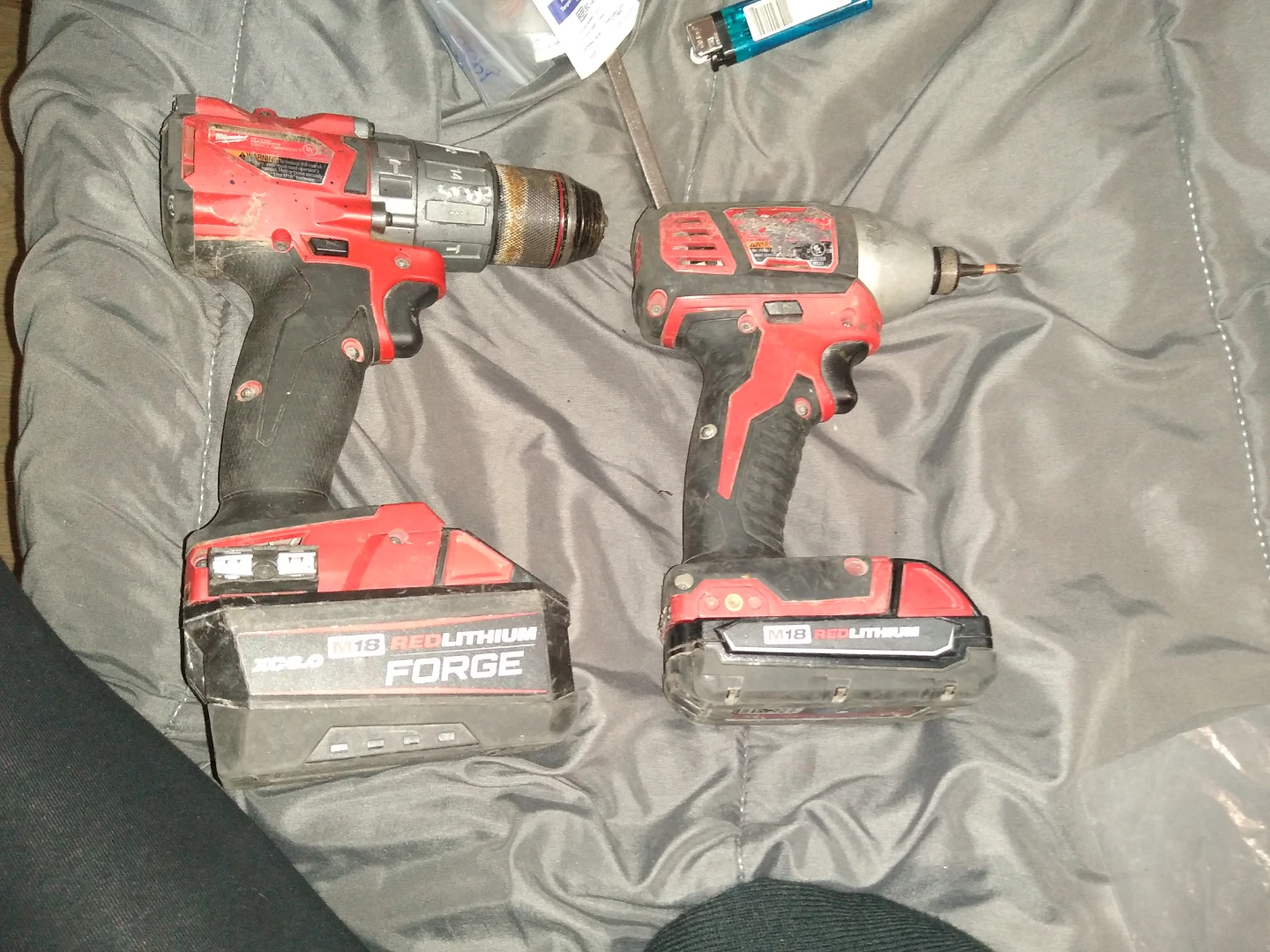 Heavy duty Milwaukee drill with battery - photo 2