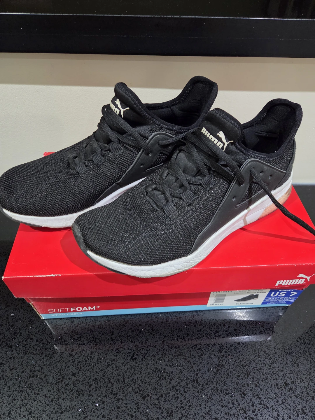 FREE   Women's 👟 size 7