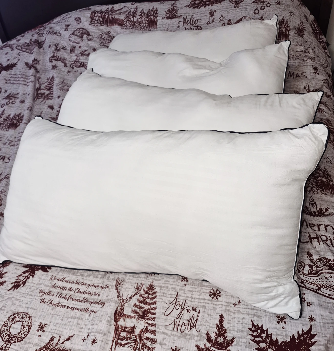 4 King sized pillows, a Christmas gift- washed - photo 2