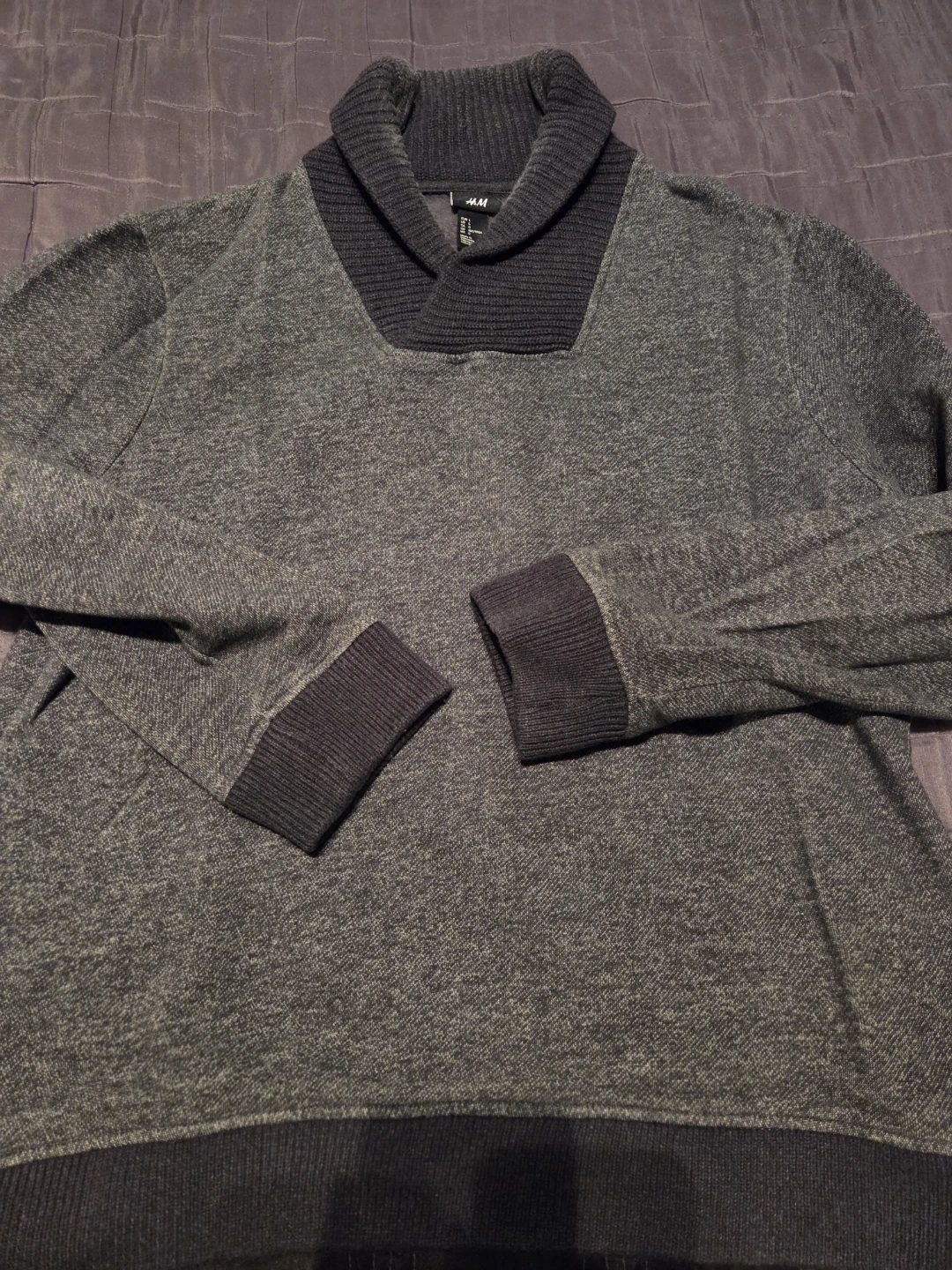 FREE grey H&M men's sweater size L