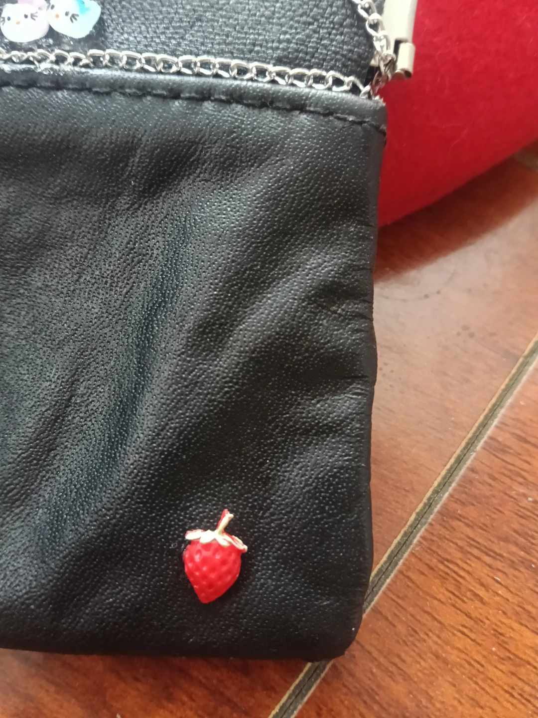 Black coin purse with strawberry charm - photo 5