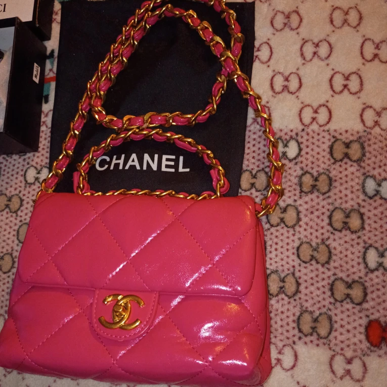Chanel 22k pink gold hand bag - photo 2
