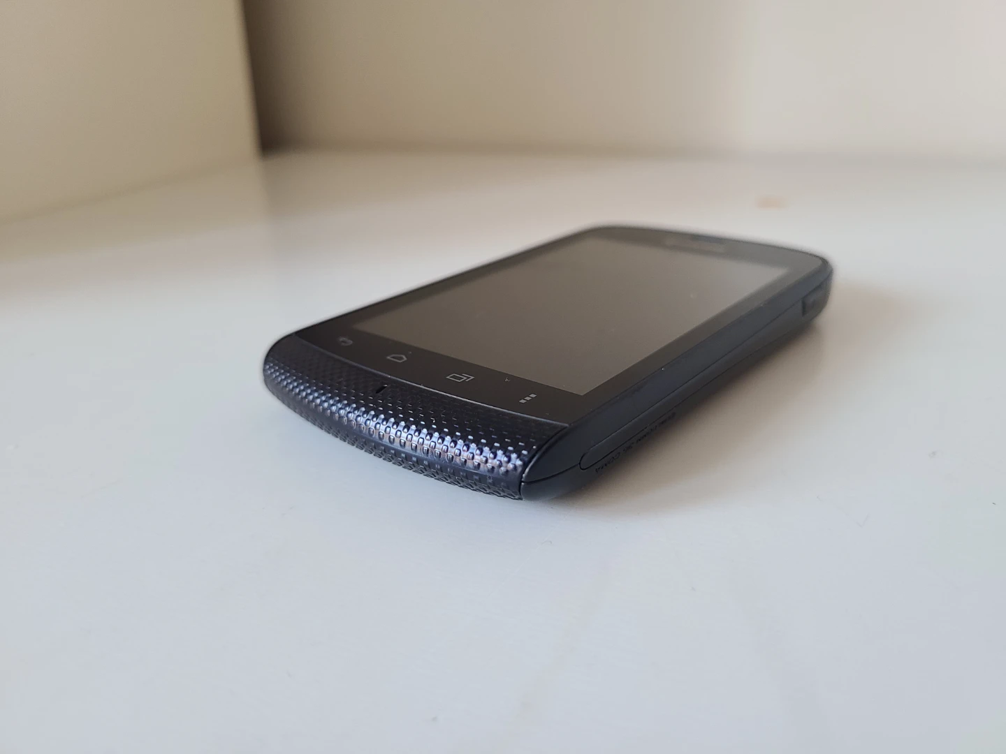 Kyocera Torque Android Smartphone - photo 4