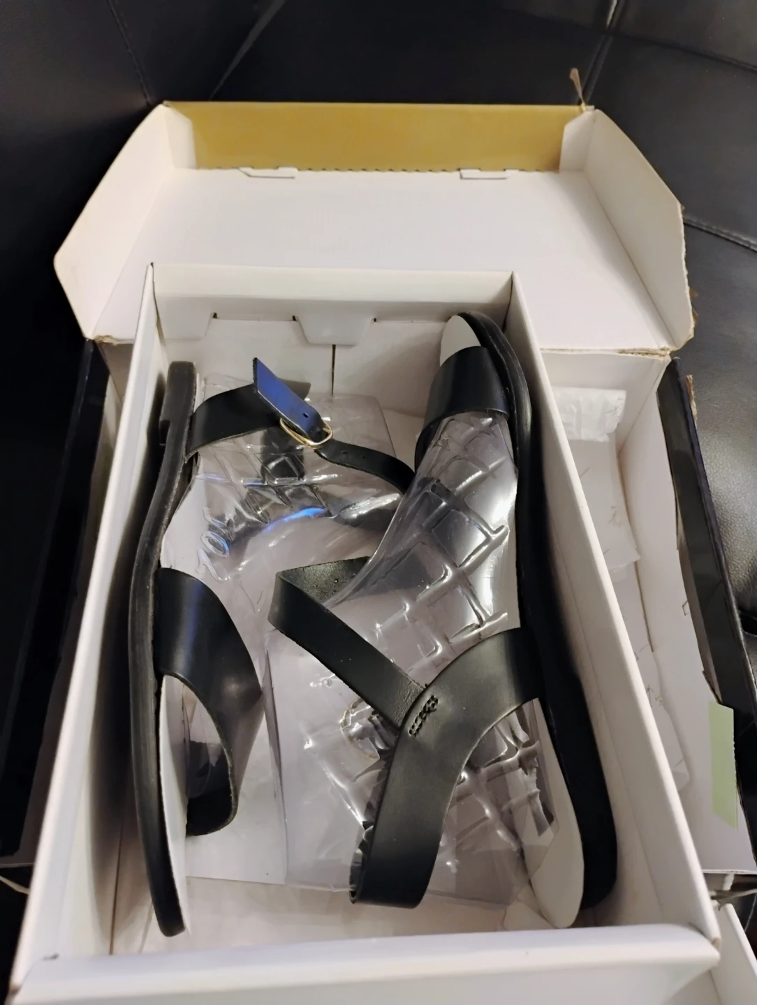Steve Madden Donddi Black Leather Sandals - Size 8