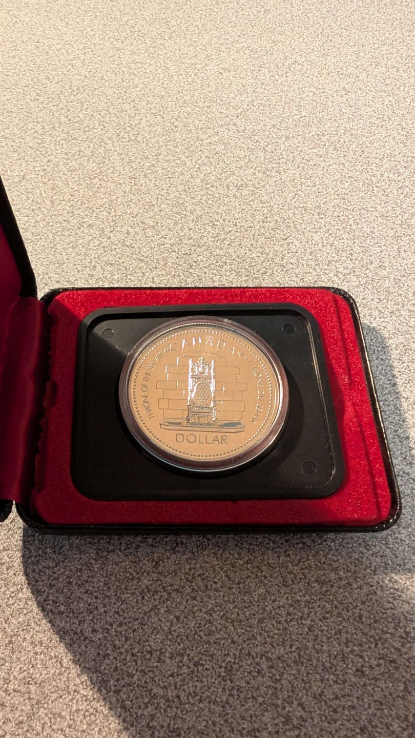 Canada Dollar 1977 Silver Jubilee Coin - photo 5