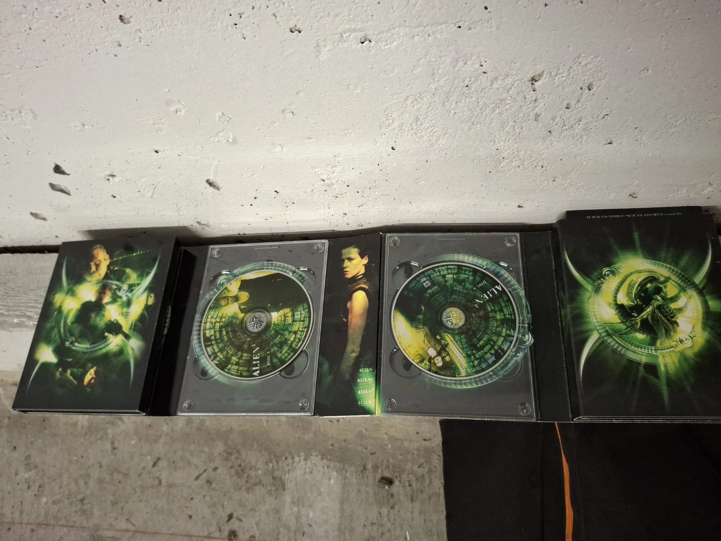 Alien Quadrilogy DVD Collection - 9 Discs - photo 3