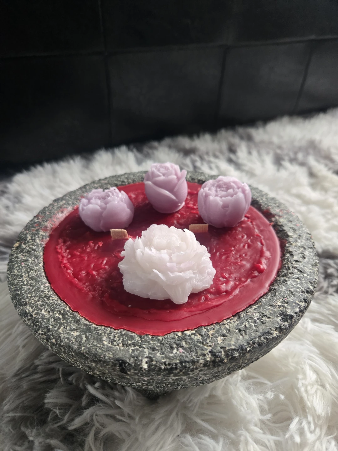 Candle in Stone Mortar Bowl with Floral Wax Melts - photo 3