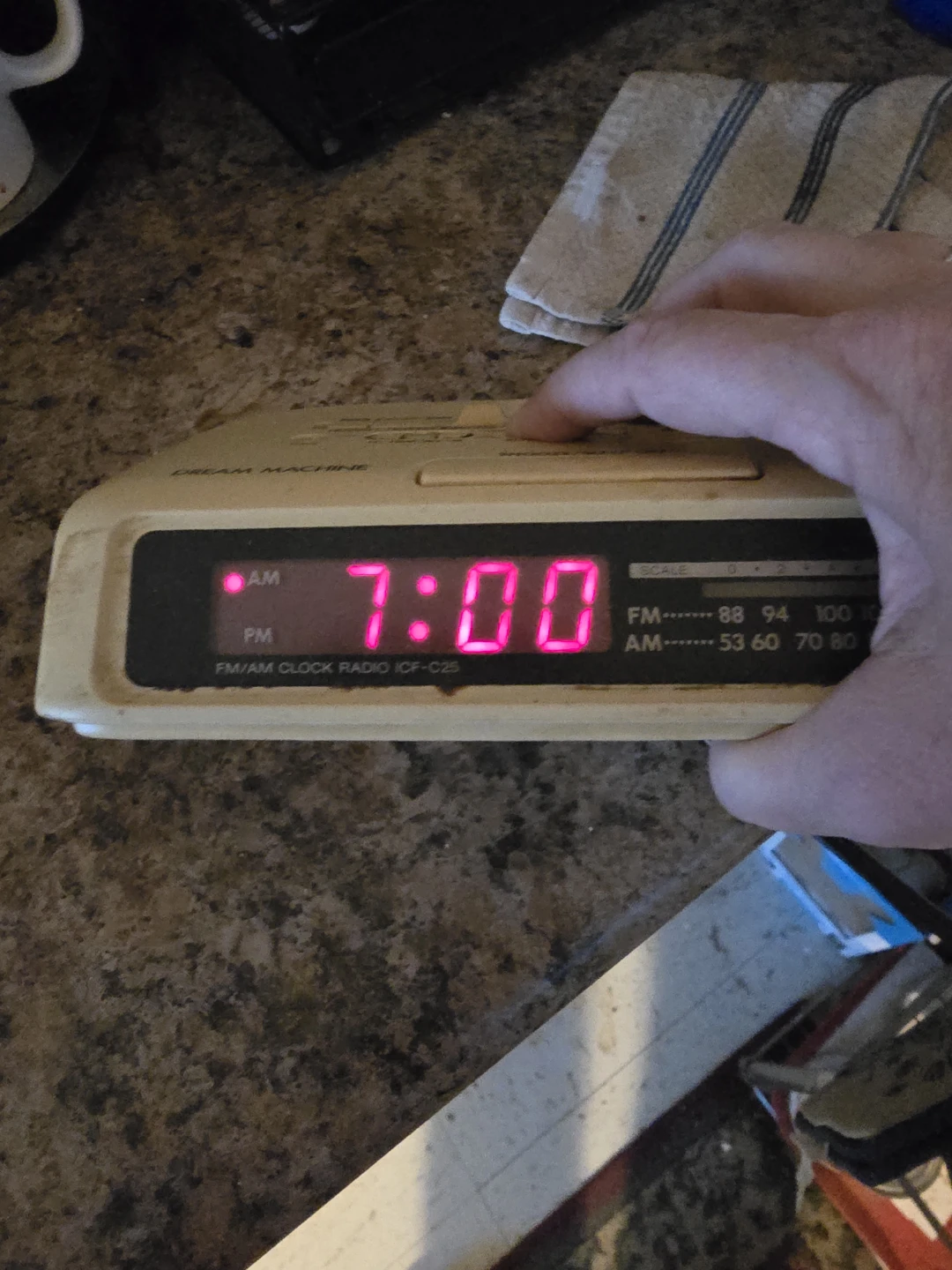 Sony Dream Machine FM/AM Clock Radio ICF-C25 - photo 2