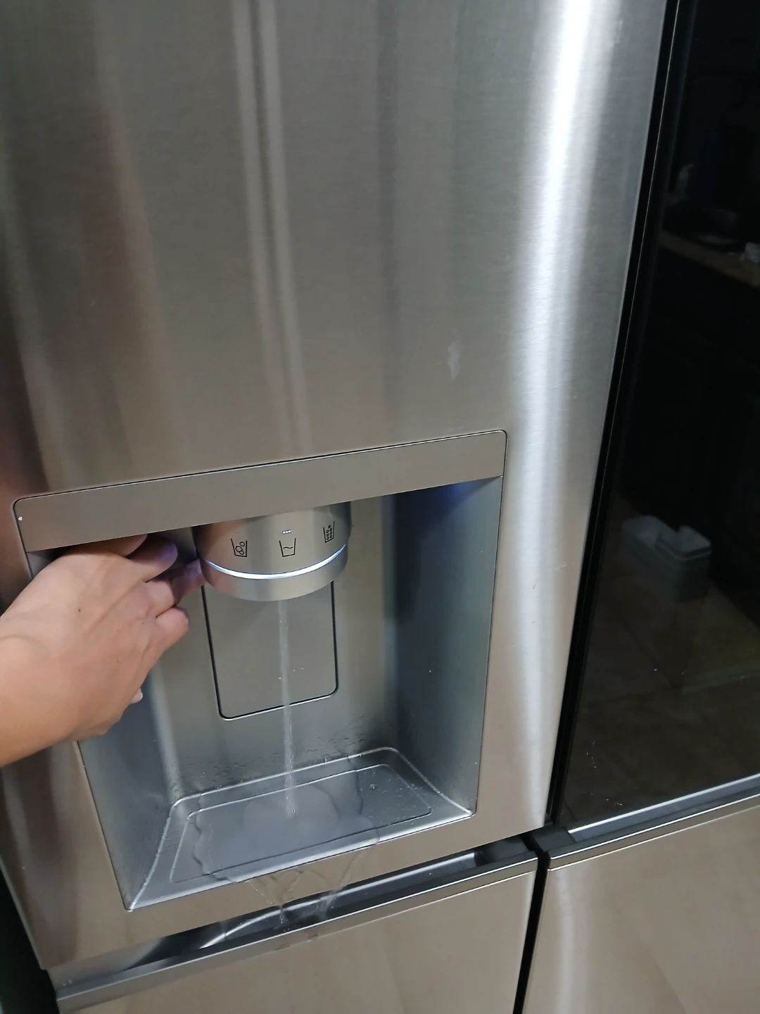 Moving - LG InstaView Door-in-Door Refrigerator - photo 3