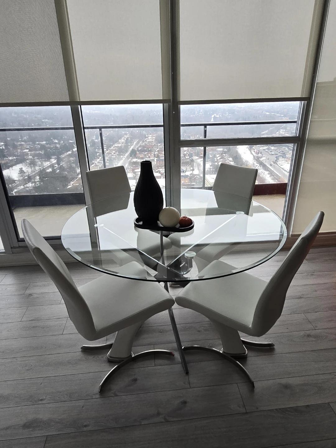 Glass Round Dining Table with 4 White Chairs