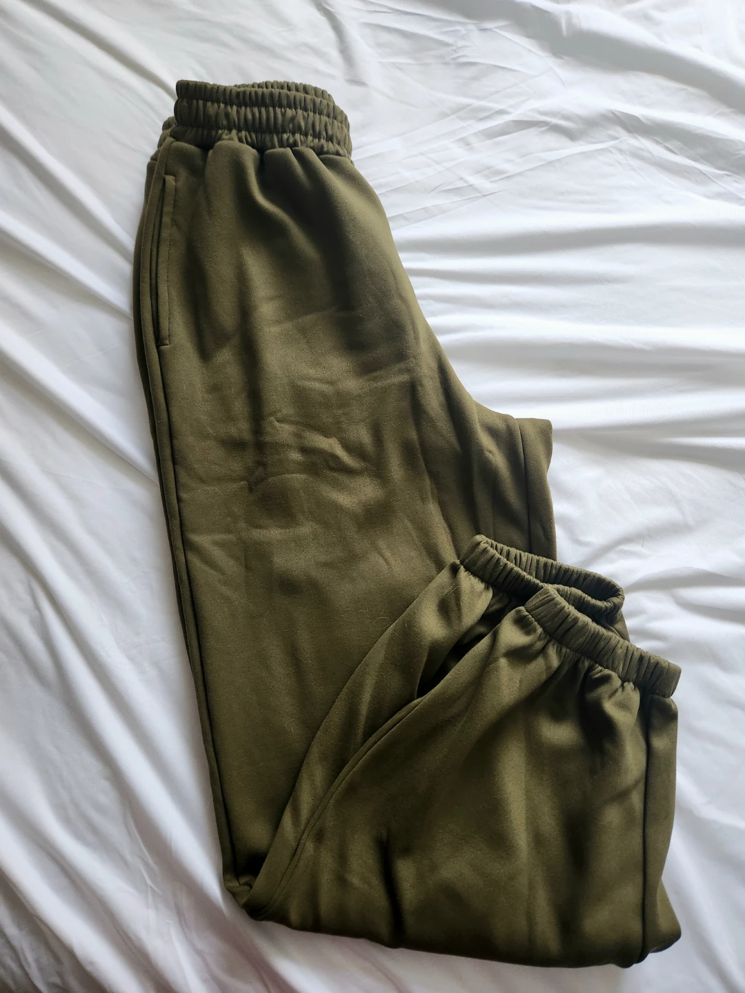 New Green Sweatpants size small 🥕