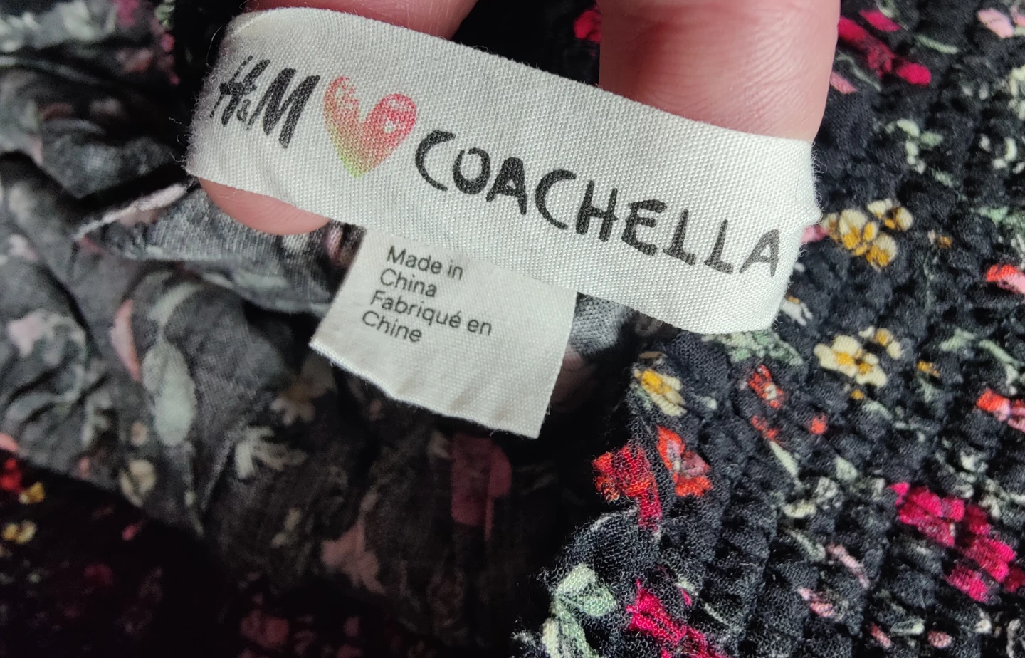 Women's H&M Coachella Black Floral Mini Skirt Size Small - photo 4