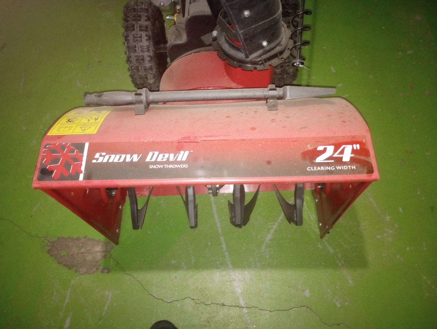 Snow Devil 24" Snow Thrower