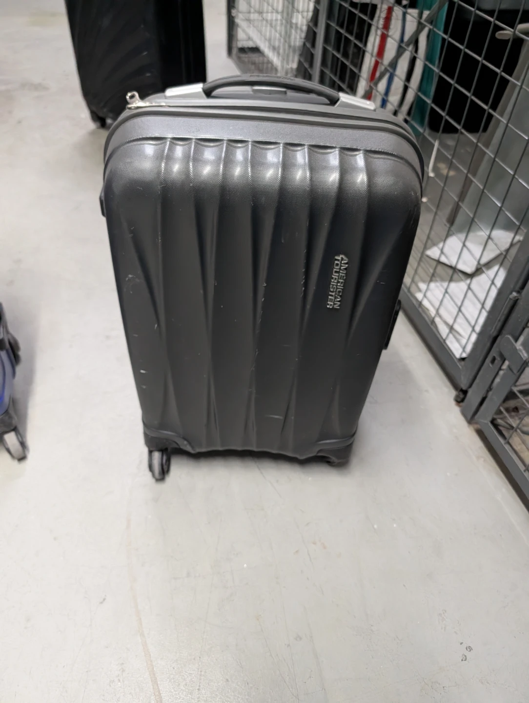 American Tourister Hardside Cabin Bag - photo 3