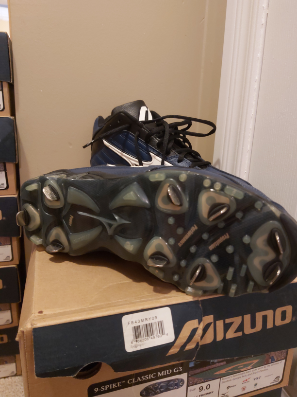 NEW Size 9 Mizuno 9-Spike Classic Mid G3 Baseball Cleats - photo 2