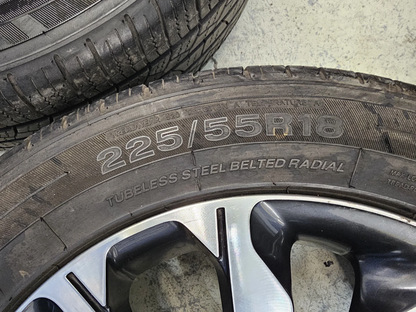 KIA SPORTAGE O.E.M RIMS AND ALL SEASON TIRES 225/55 R18 - photo 5