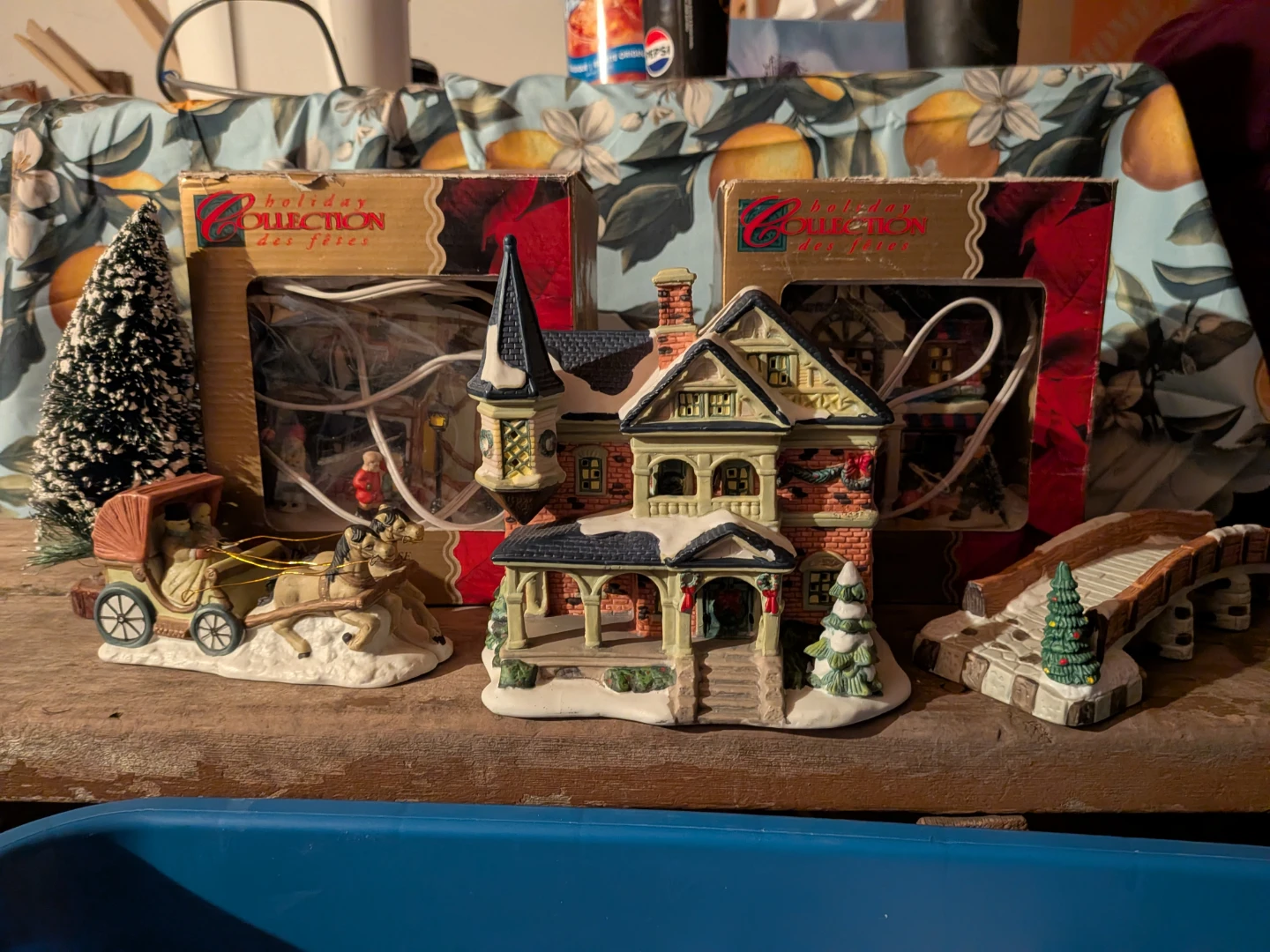 Holiday Collection des Fetes Village Pieces