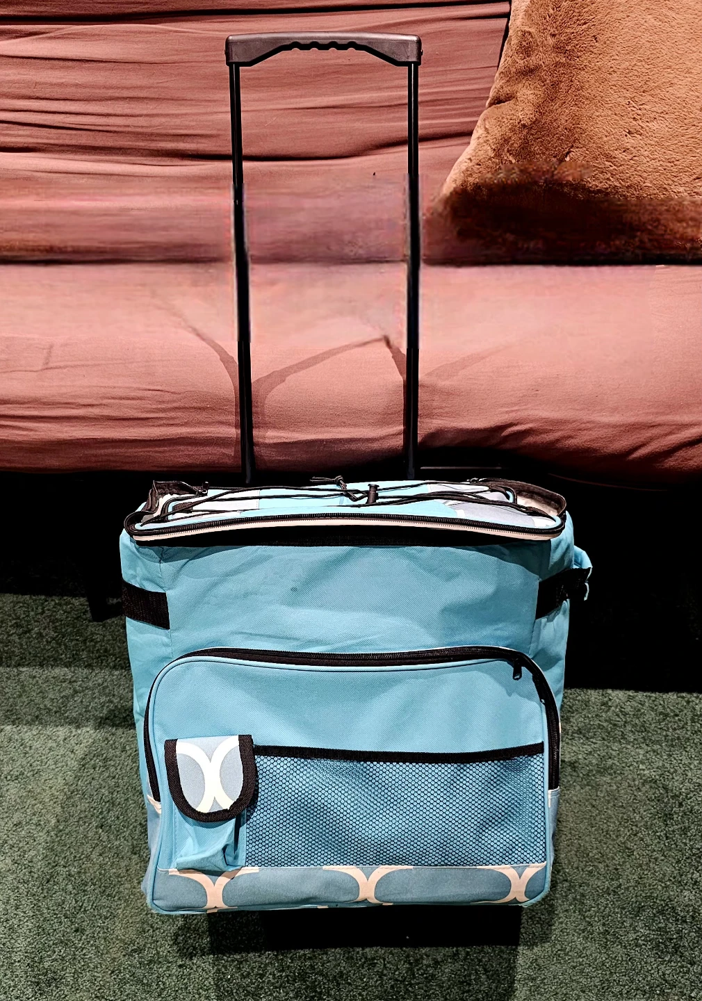 Blue cooler bag on wheels