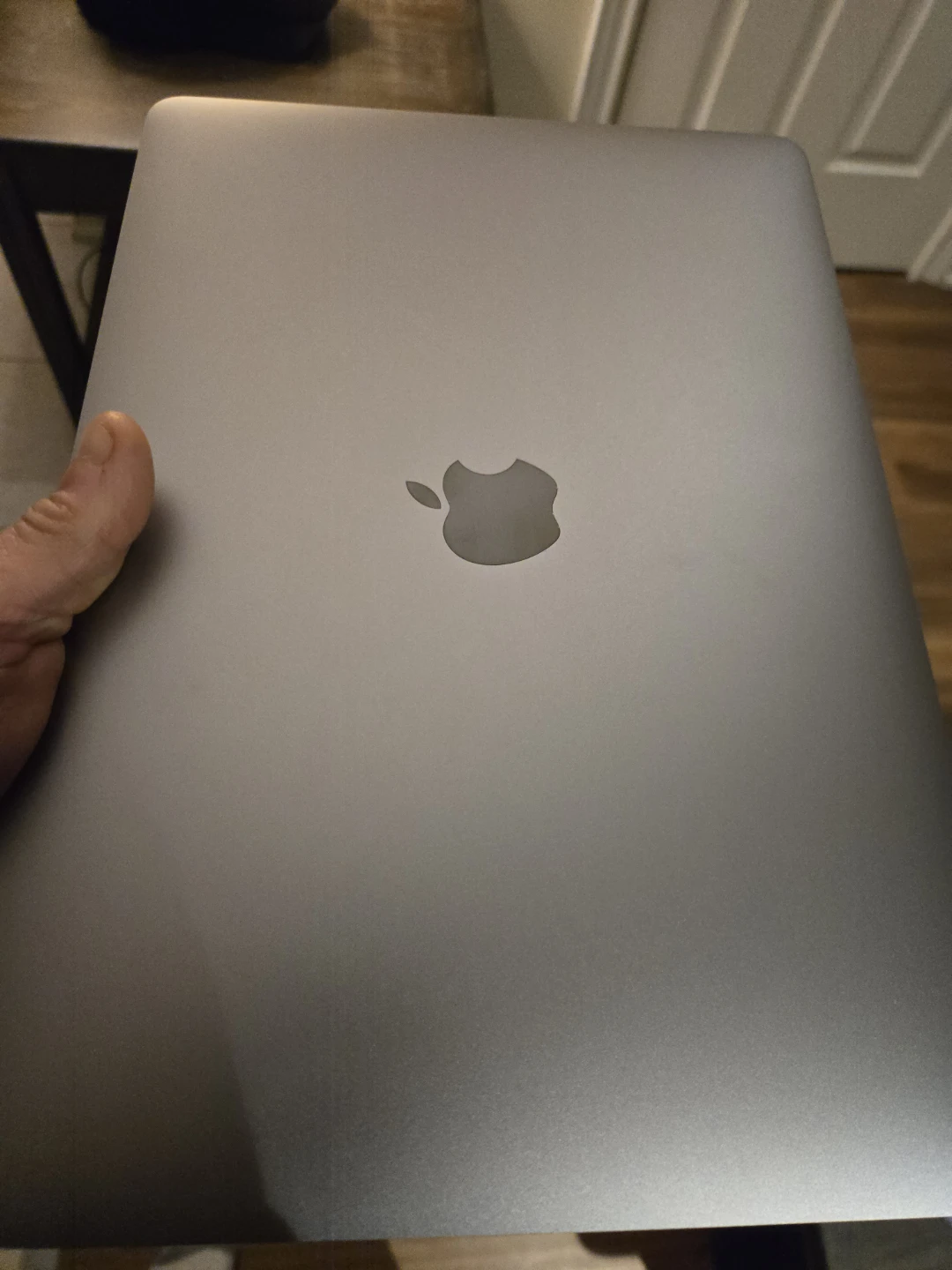 Macbook pro 13 inch (2020) 16g/256g great condition - photo 2