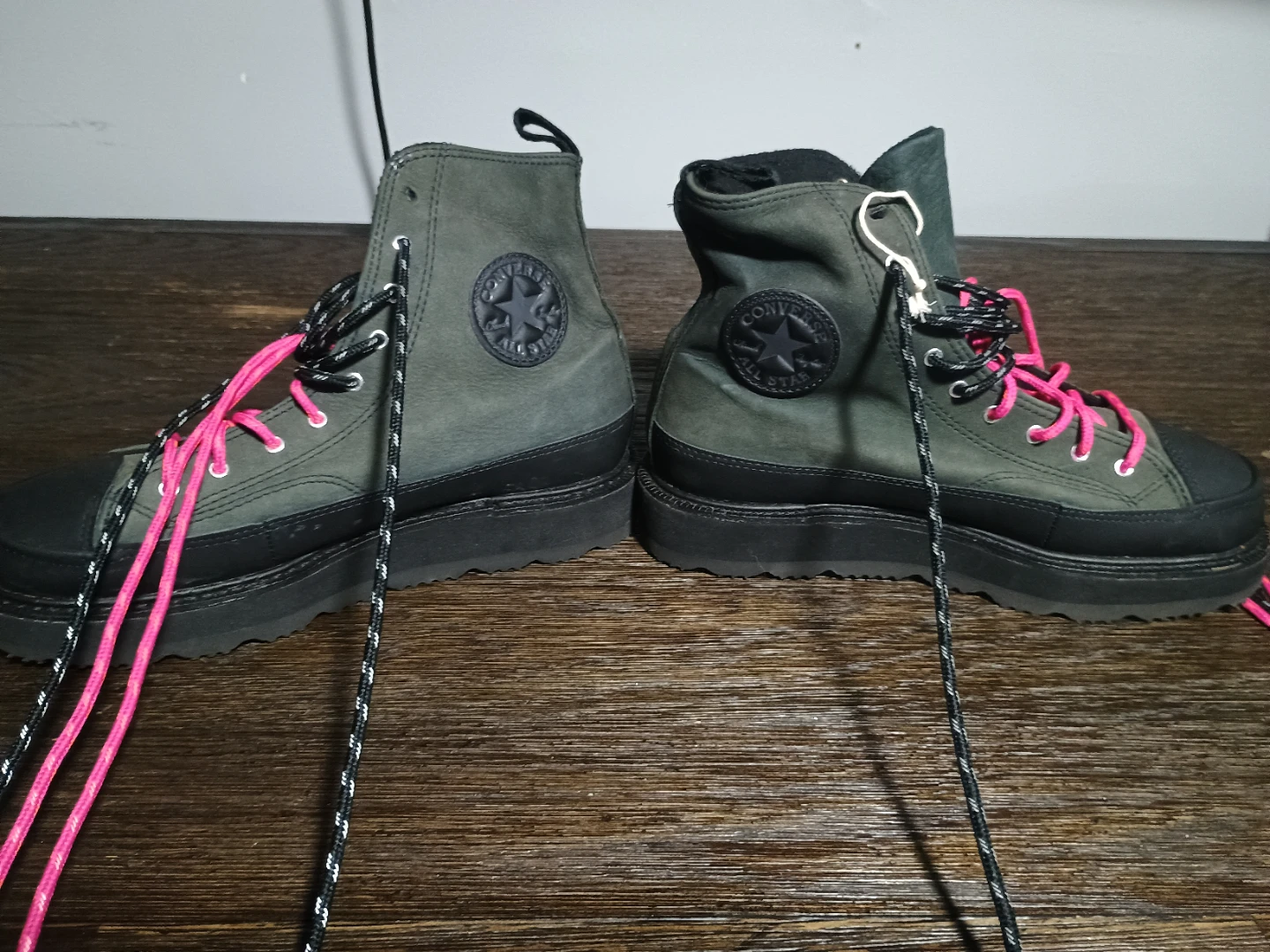 Converse Chuck Taylor All Star Lugged 2.0 Women's Size 8