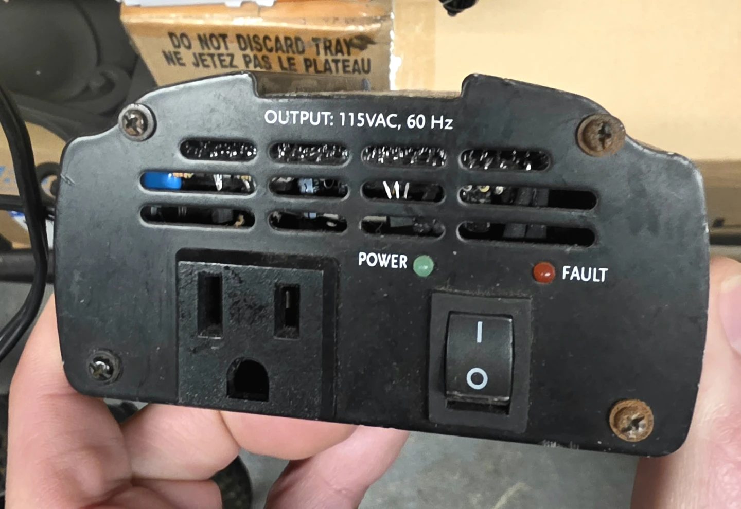 Motomaster Eliminator 175W Mobile Power Inverter - photo 2