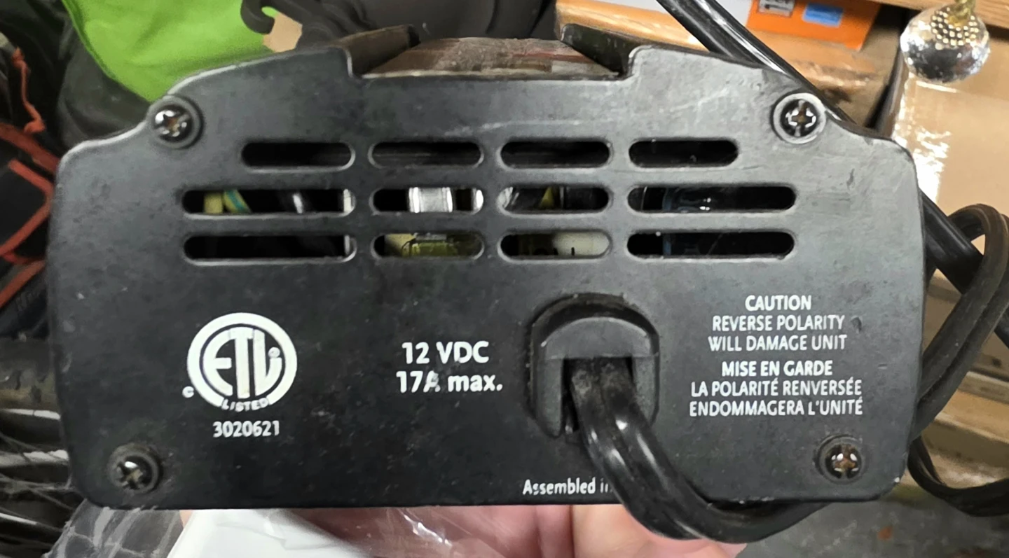 Motomaster Eliminator 175W Mobile Power Inverter - photo 3