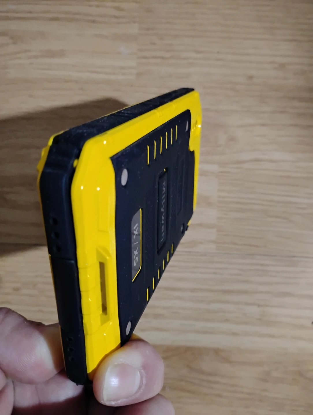 Mighty vỏ Case for iPhone IX / XI - Yellow/Black - photo 4