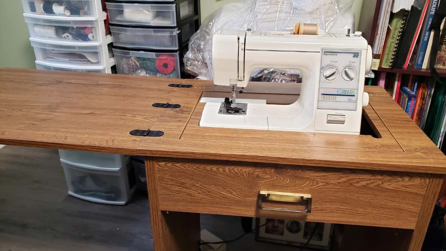 Kenmore 22 Sewing Machine with Cabinet - photo 2