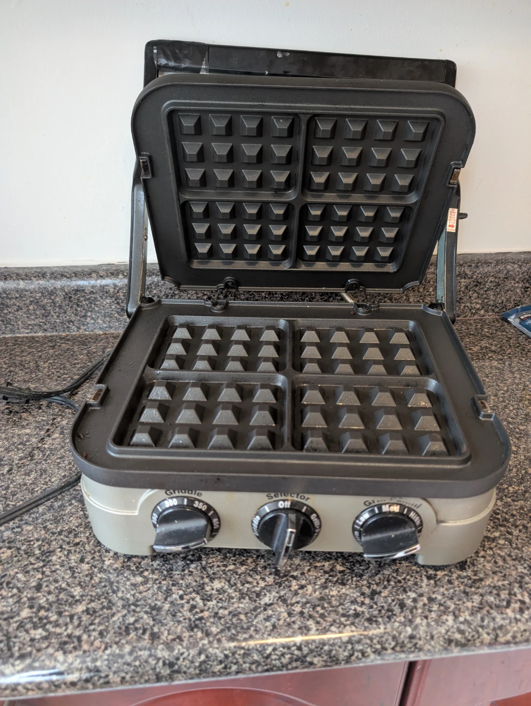 Cuisinart 5-IN-1 Stainless Steel Grill, Griddle , Waffle maker - photo 4