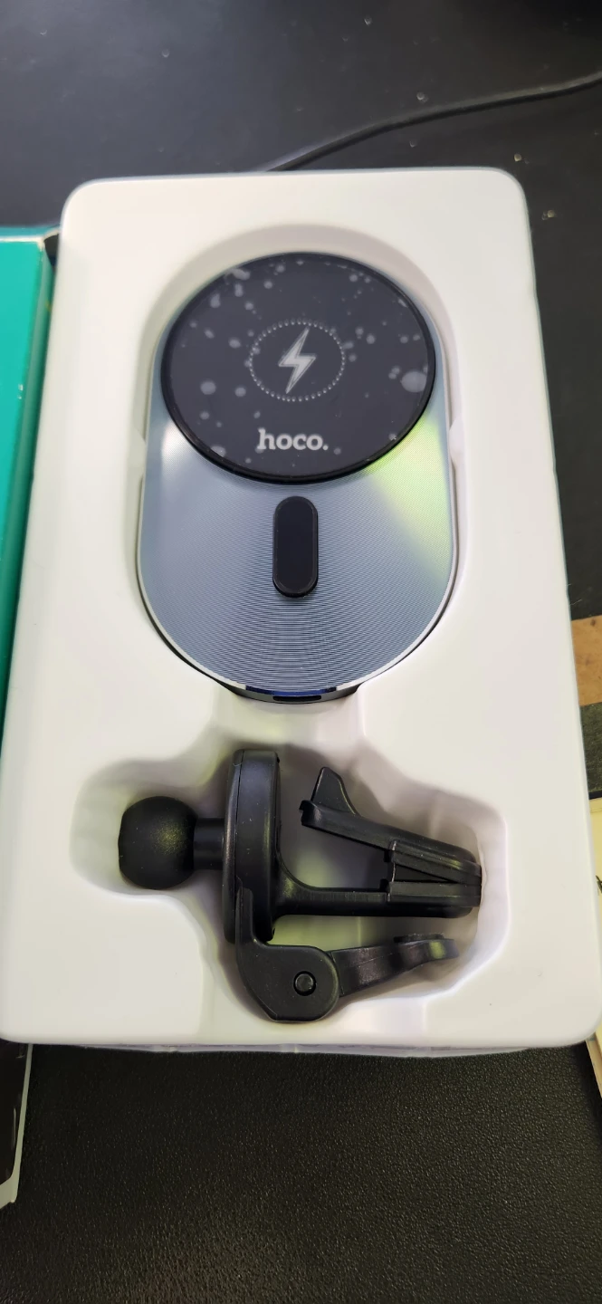 Magnetic Car Vent Wireless Charger - New - photo 2