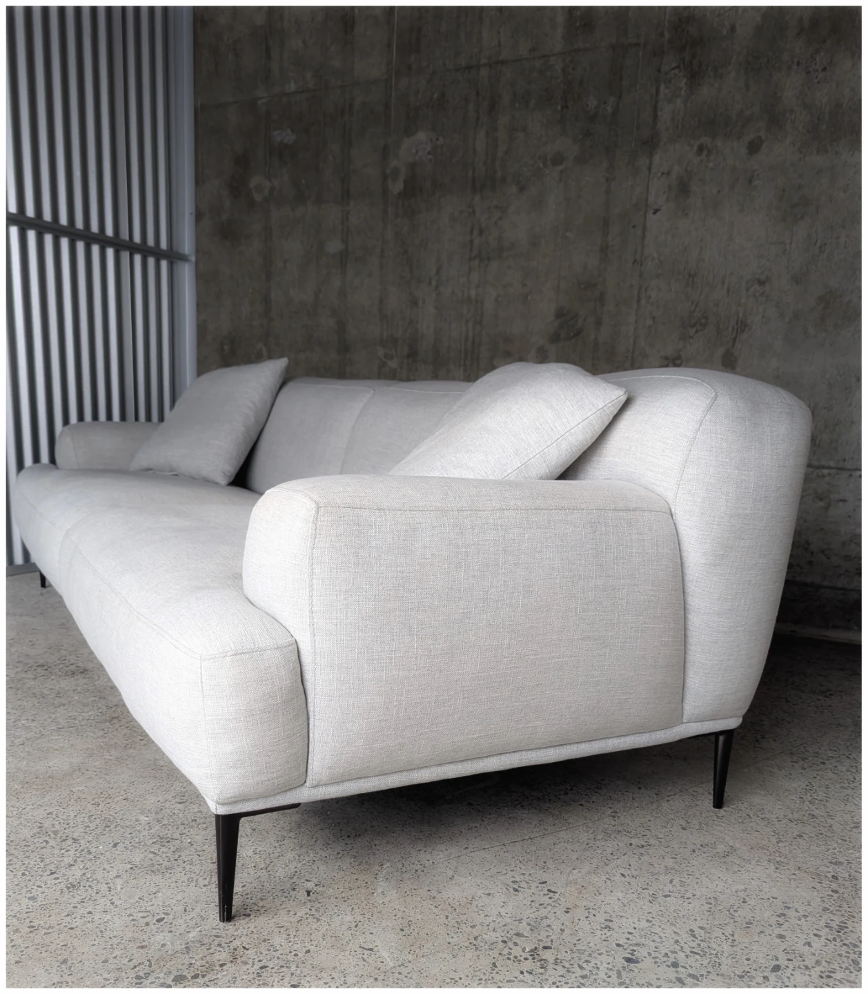 Article Couch - photo 2