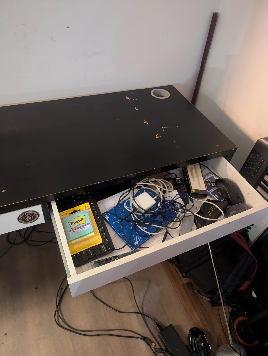 Free Large Ikea Desk - photo 2