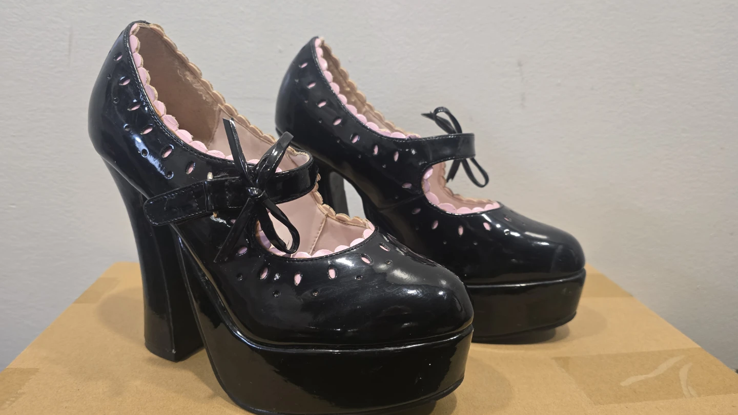 Pleaser Mary Jane Platforms sz 6