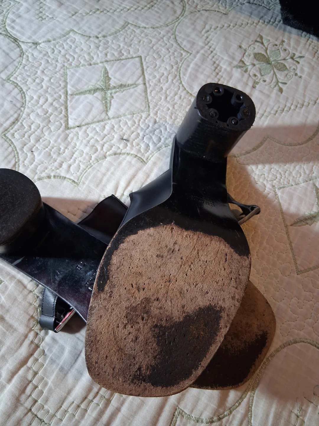 Gucci Black Leather Slide Sandals - photo 5