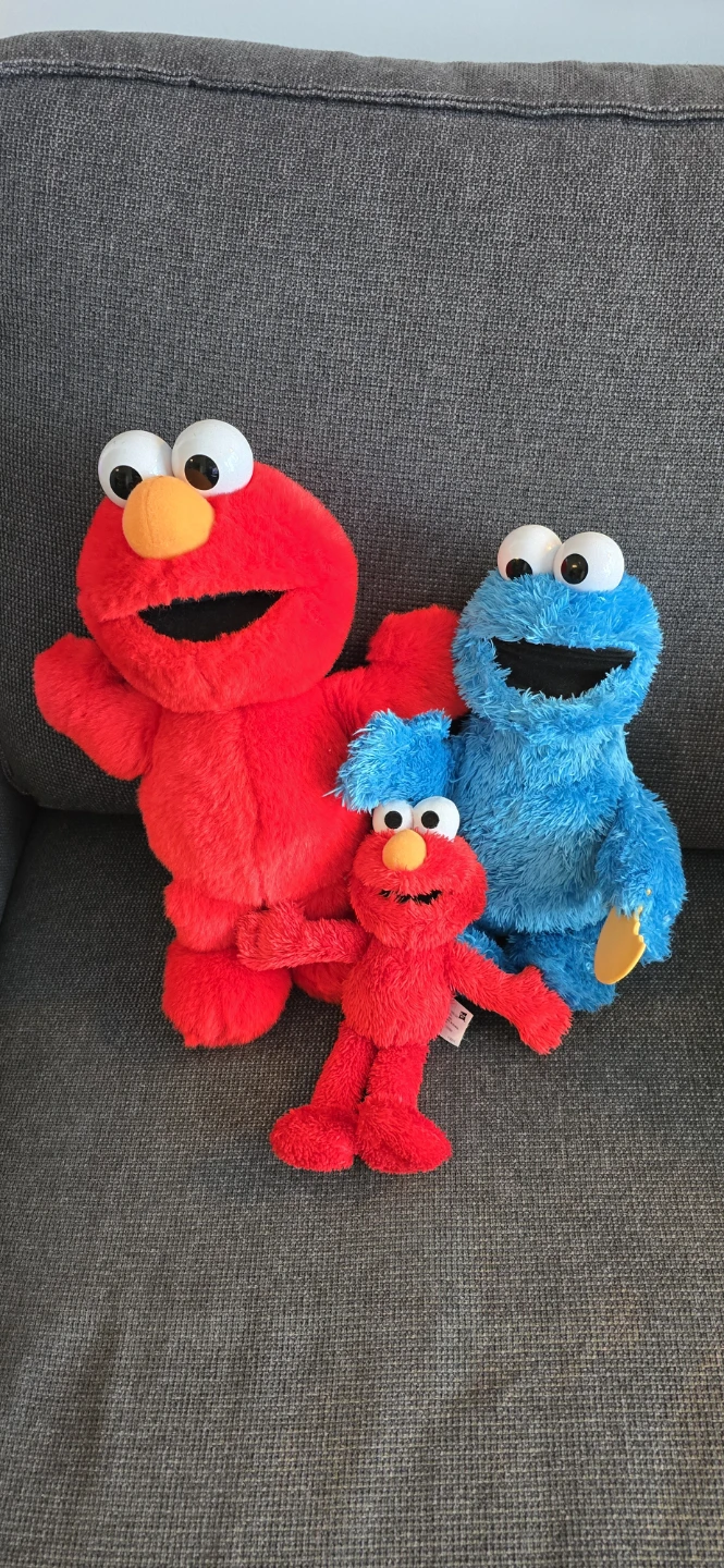 Sesame Street Elmo and Cookie Monster Plush Toys