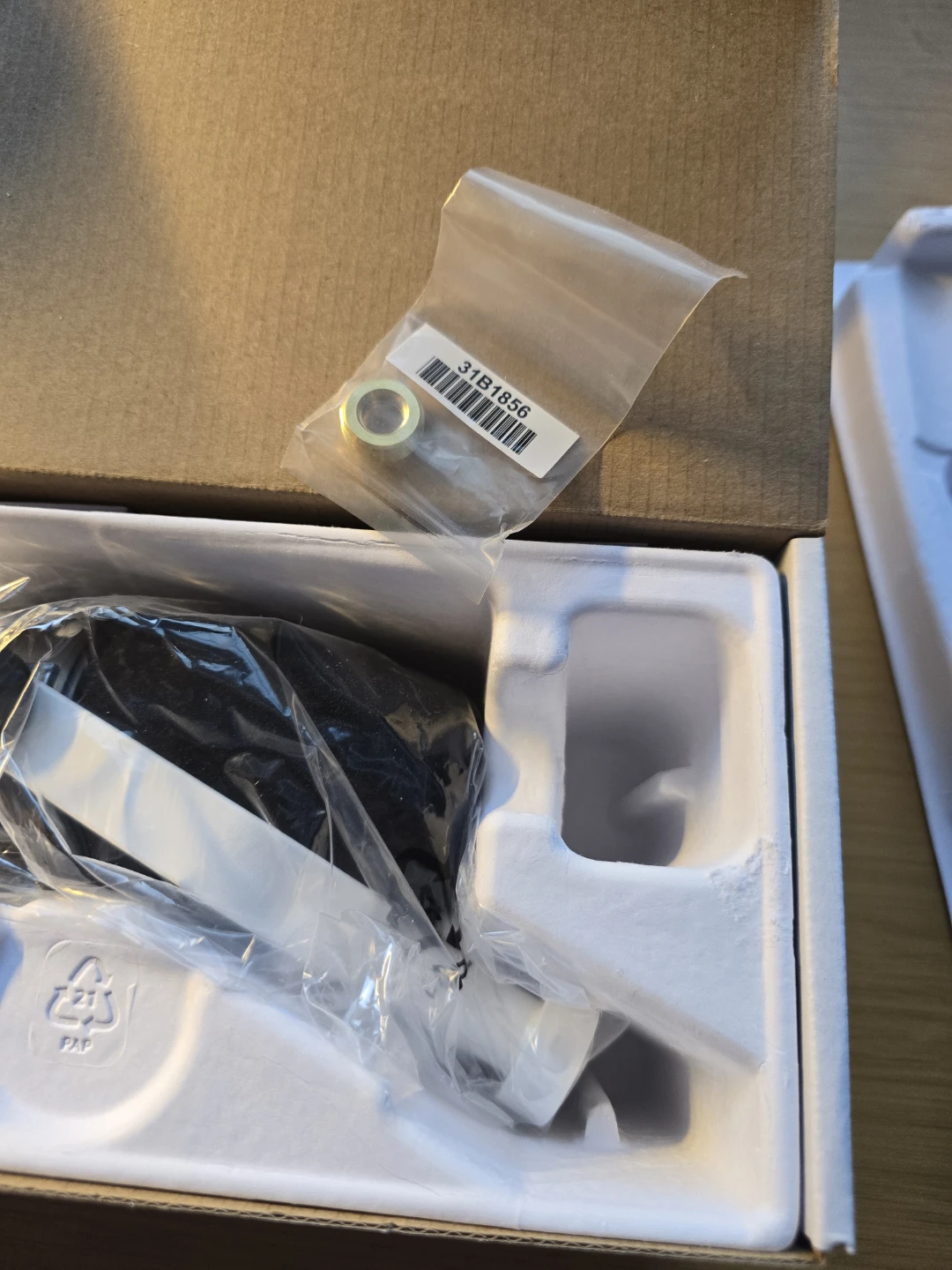 New Shure MV7+ Podcast Microphone - photo 5