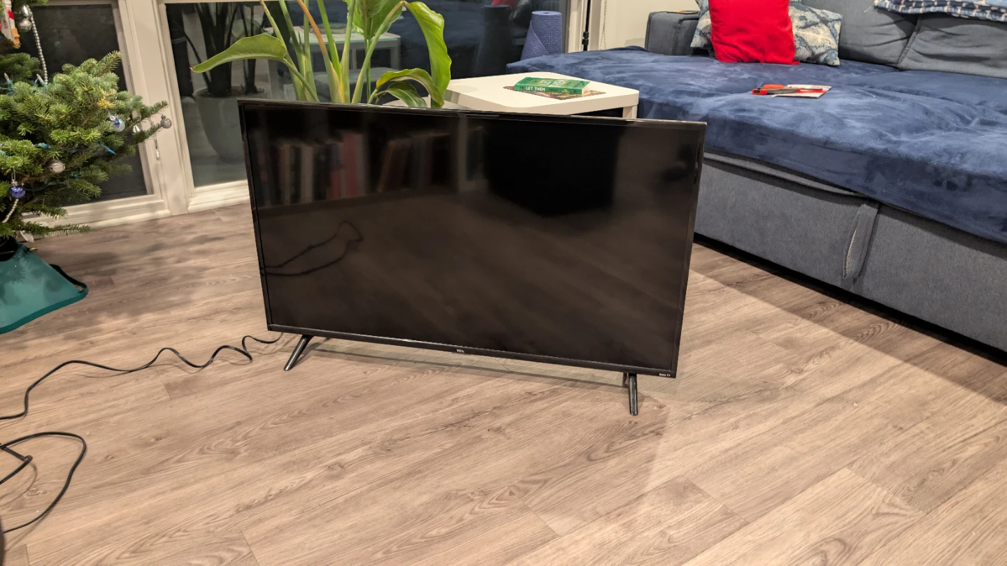 40" TCL Roku Smart TV S3 Class - photo 3