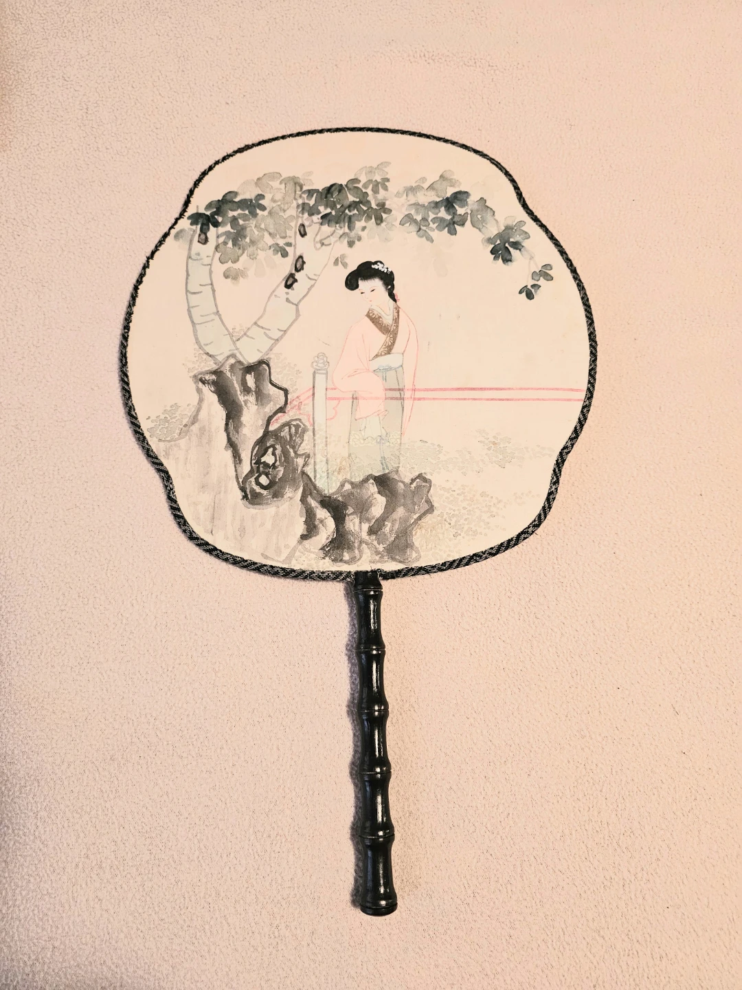 Beautiful Vintage Hand Painted Silk Paddle Fan $3