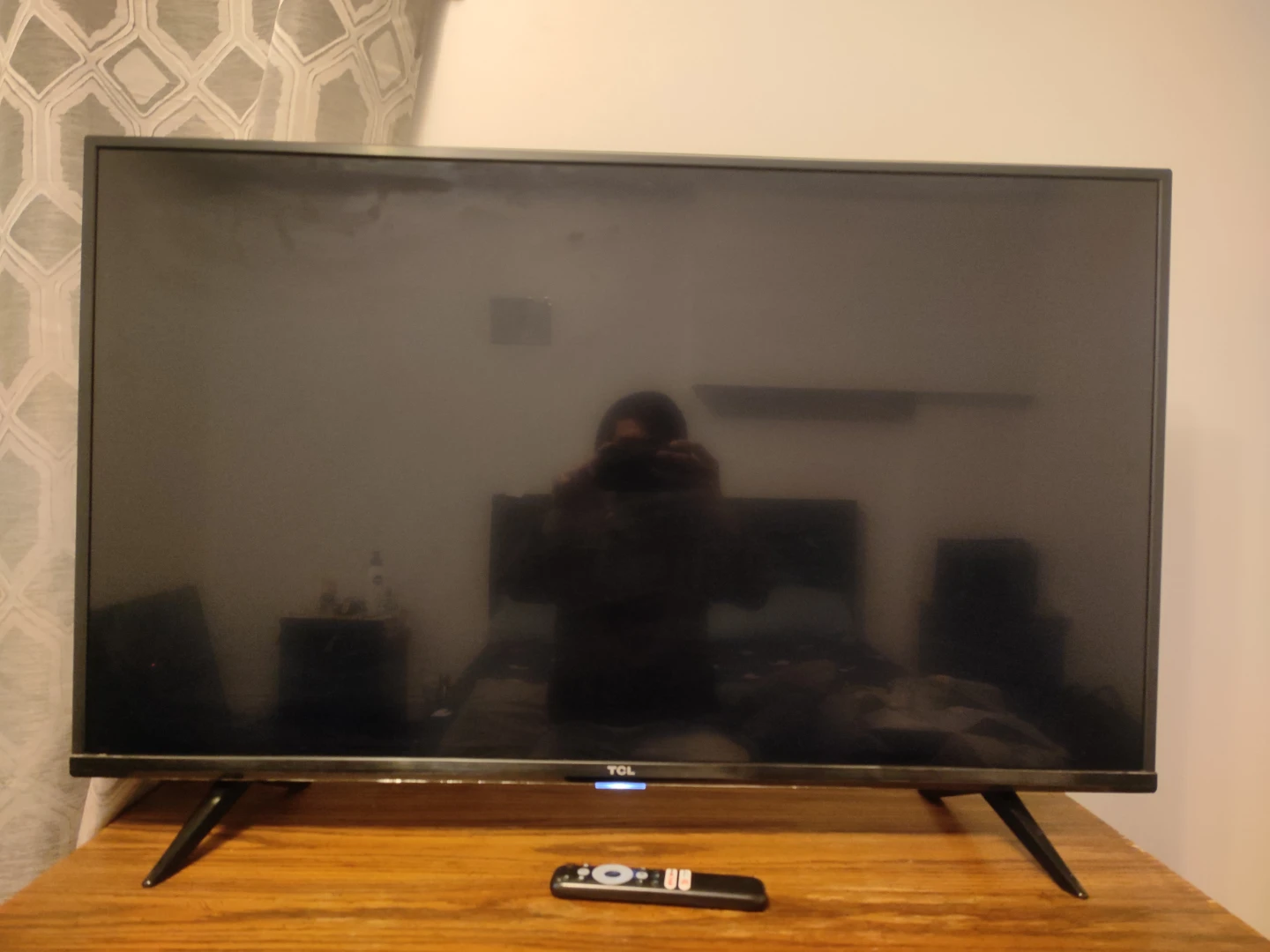 Like New TCL 43" 4K UHD HDR smart Roku TV. (43S455) - photo 5